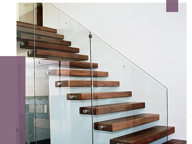 Стеклянные перила для лестницы в Тюмени от 14800 руб.