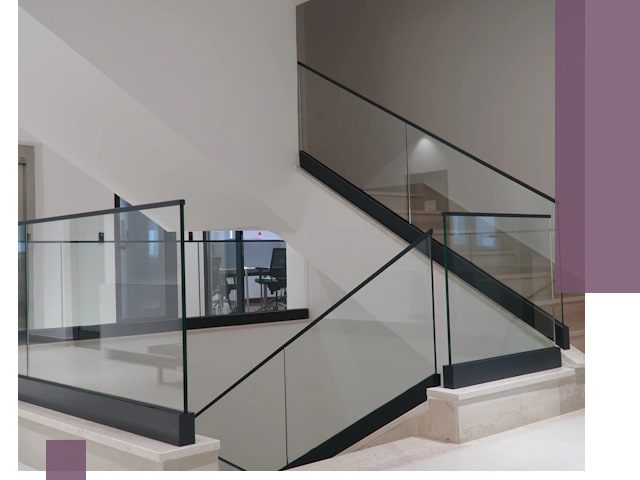 Стеклянные перила премиум-класса с установкой в Тюмени