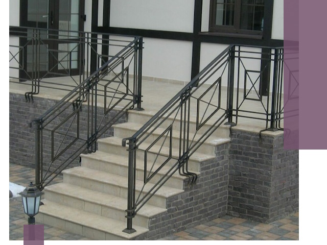 Перила для крыльца в Тюмени — монтаж, изготовление и установка