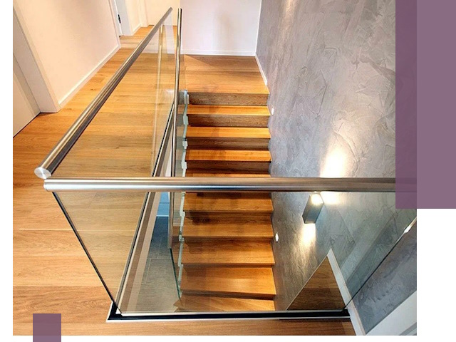 Перила для лестницы в доме — изготовление и монтаж в Тюмени