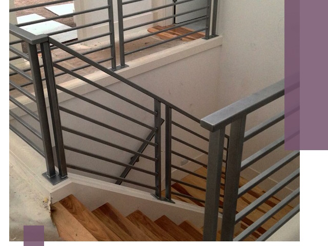 Изготовление поручней из металла и дерева в Тюмени